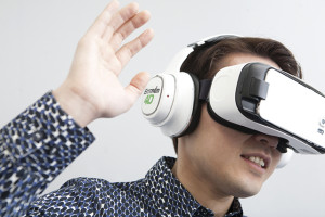 Samsung_Entrim_4D_Headset