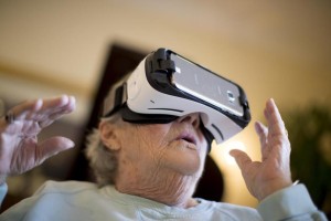 042916_Virtual_seniors_2699