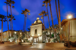 Best-Western-PLUS-Island-Palms-Hotel-Marina-Entrance-CA