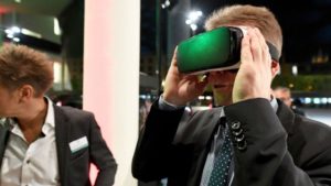 virtual_reality_621163110