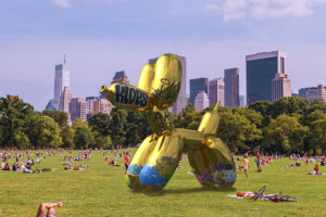 Sebastian-Errazuriz-vandalises-Snapchat-Jeff-Koons-Balloon-Dog-art-itsnicethat-1