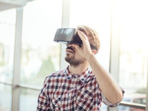 virtual reality crop[id-2111612]