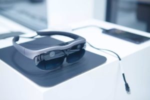 148472-ar-vr-news-vivo-hopes-augmented-reality-will-get-a-second-chance-in-the-5g-era-unveils-vivo-ar-glass-headset-image1-salohvrijw